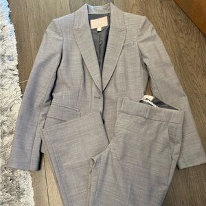 Banana Republic NWOT Gray Petite Suit Size 0P
